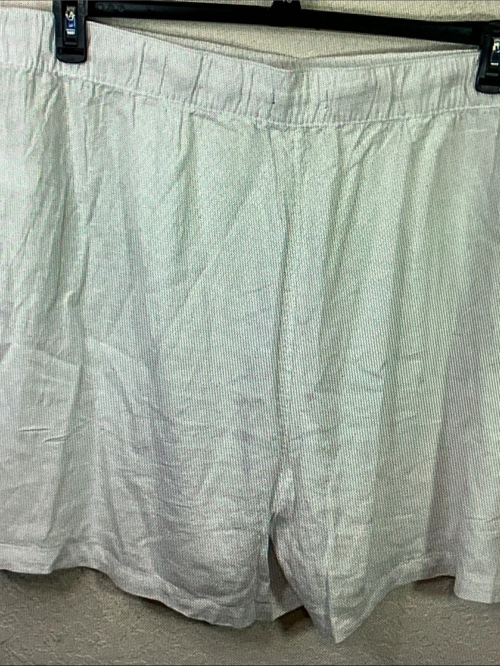 Tahari Light Gray Elastic-Waist Pull-On Bermuda Shorts